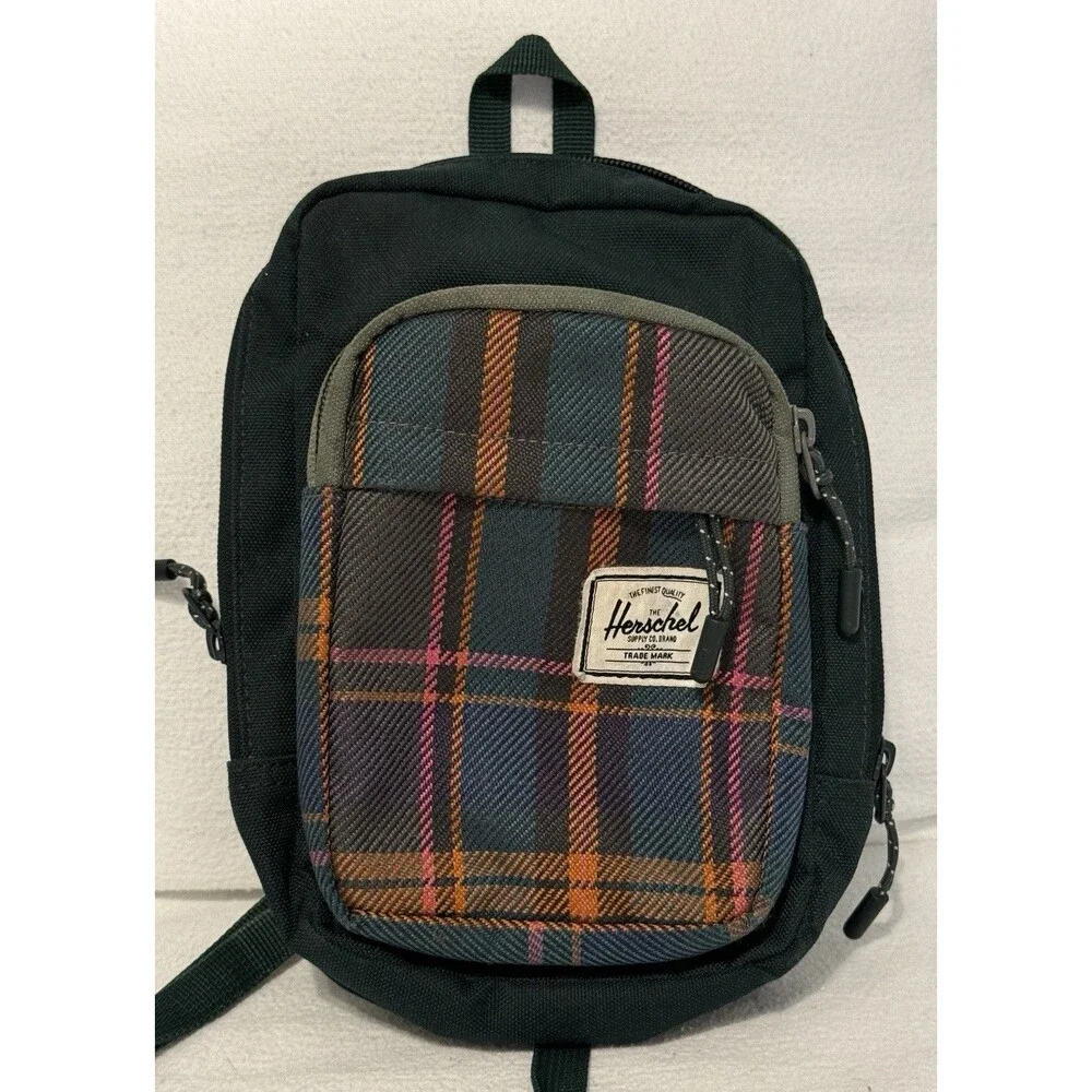 Herschel Black Plaid Crossbody Bag Zip/Buckle Adjustable Strap Inner Pockets